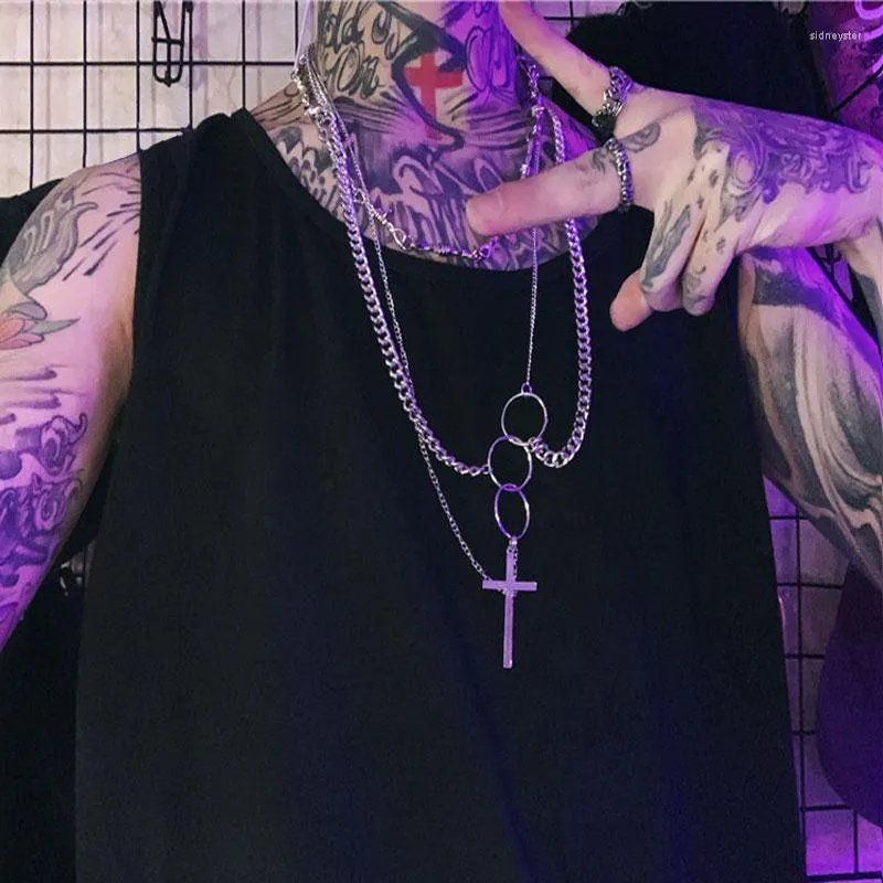 Warstwowy naszyjnik z łańcuchem krzyżem i kołami rock unisex_voghion.com