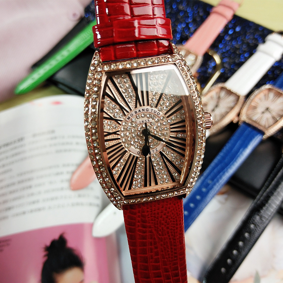 Micro Network Red Wine Bucket Klassische römische Roségold-Paaruhr für Herren und Damen_voghion.com