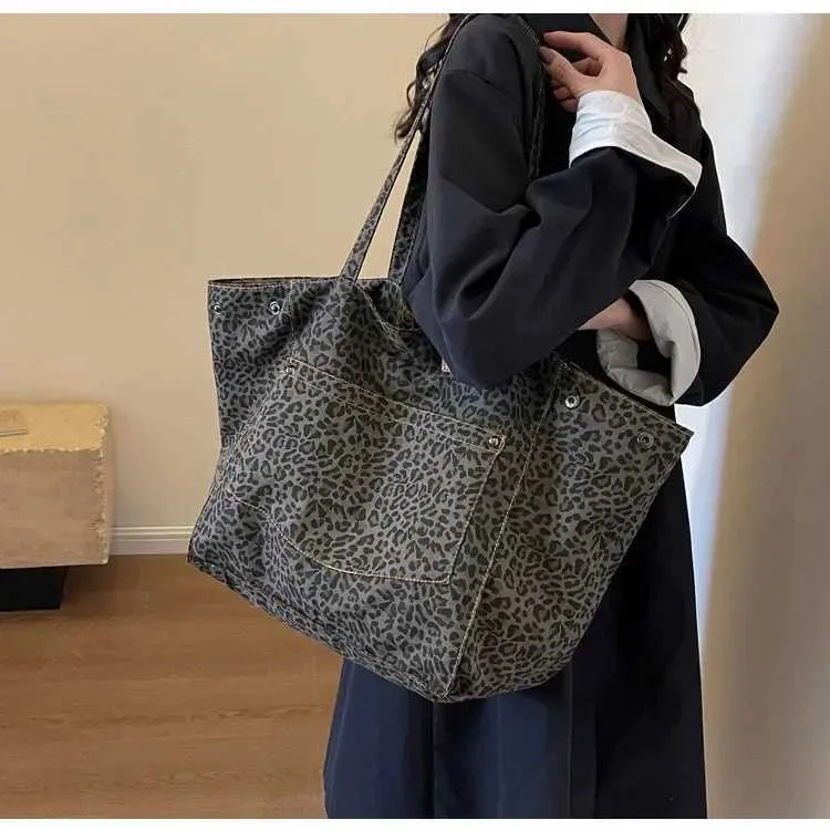 Large leopard print womens shoulder bag detachable canvas large capacity shopping 2024 winter new handbag Y241011_voghion.com