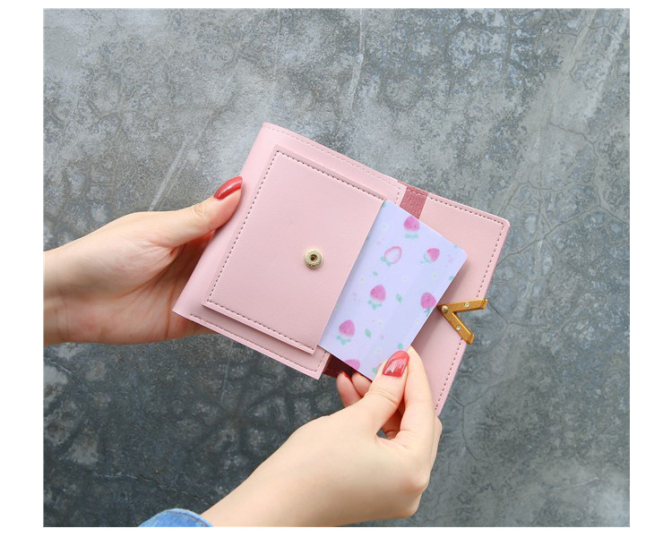 Women's Short Wallet Retro Patchwork Metal V Decorative Buckle_voghion.com