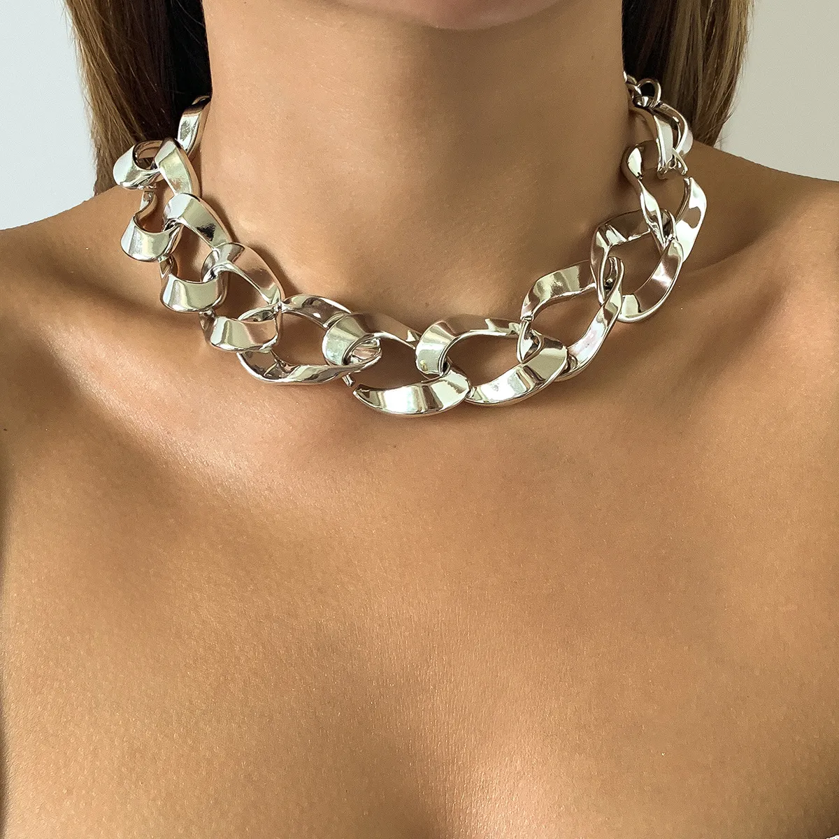 Cadenas de estilo hip hop para hombre, collar irregular grueso de color dorado, estilo punk personalizado, moda sencilla para mujer 2023_voghion.com