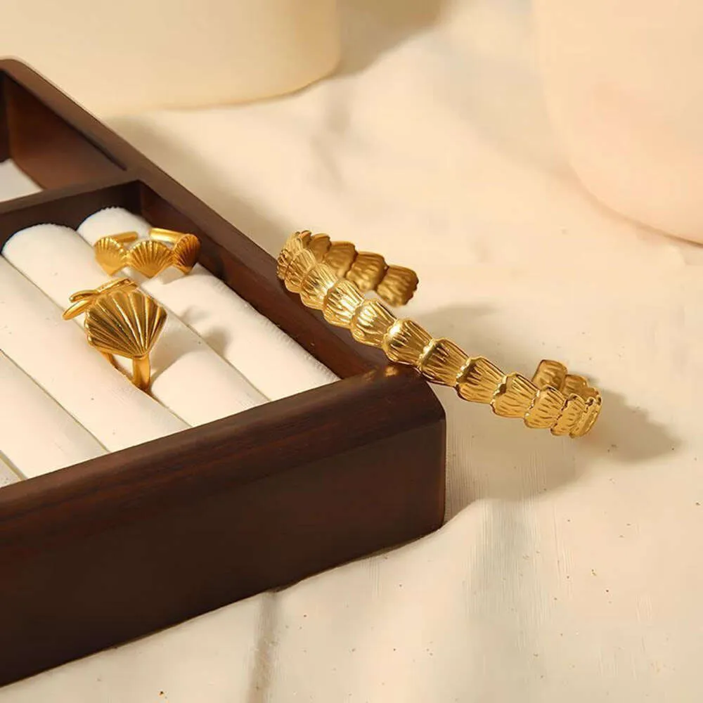 Brazalete de concha con banda abierta, brazalete de acero inoxidable para mujer, joyería minimalista, sencilla y elegante, para playa y verano_voghion.com