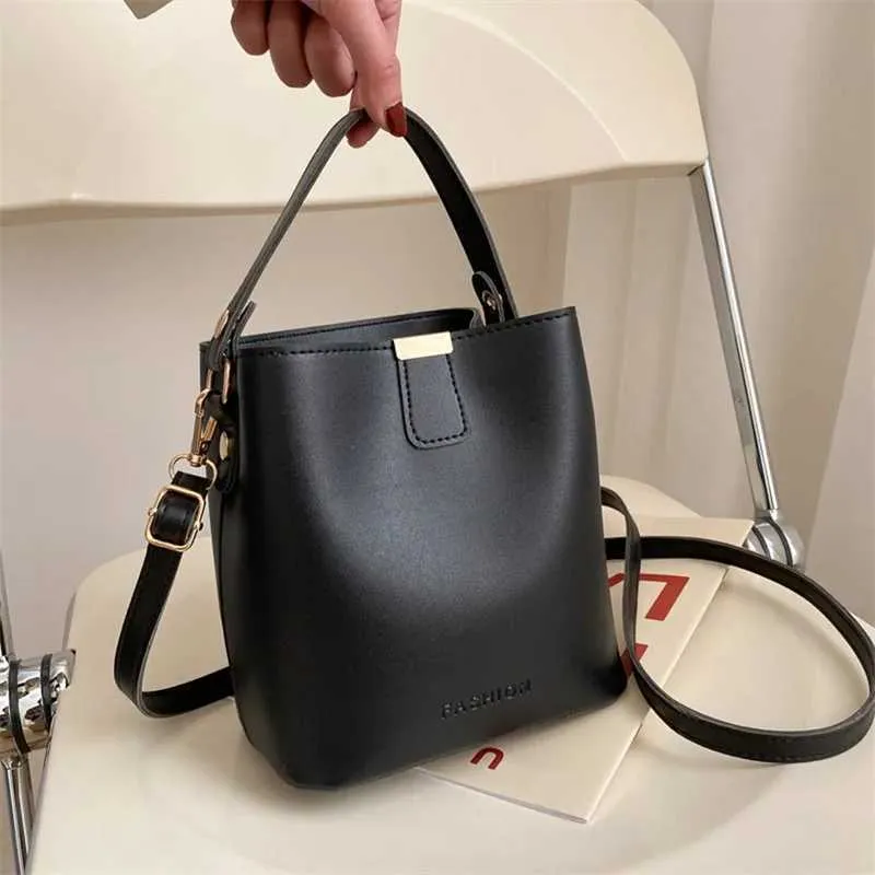 Black Women's Pu Leather Shoulder Bag Casual Designer Handbag_voghion.com