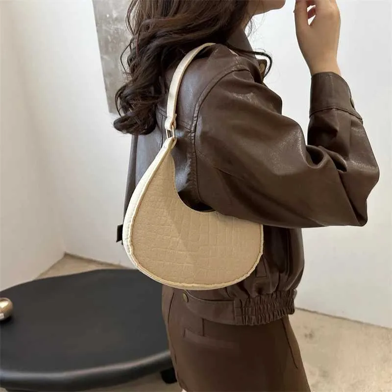 Sac à main à bandoulière décontracté pour femme, modèle sous les aisselles, mode coréenne, sac à main d'hiver léger C241106_voghion.com