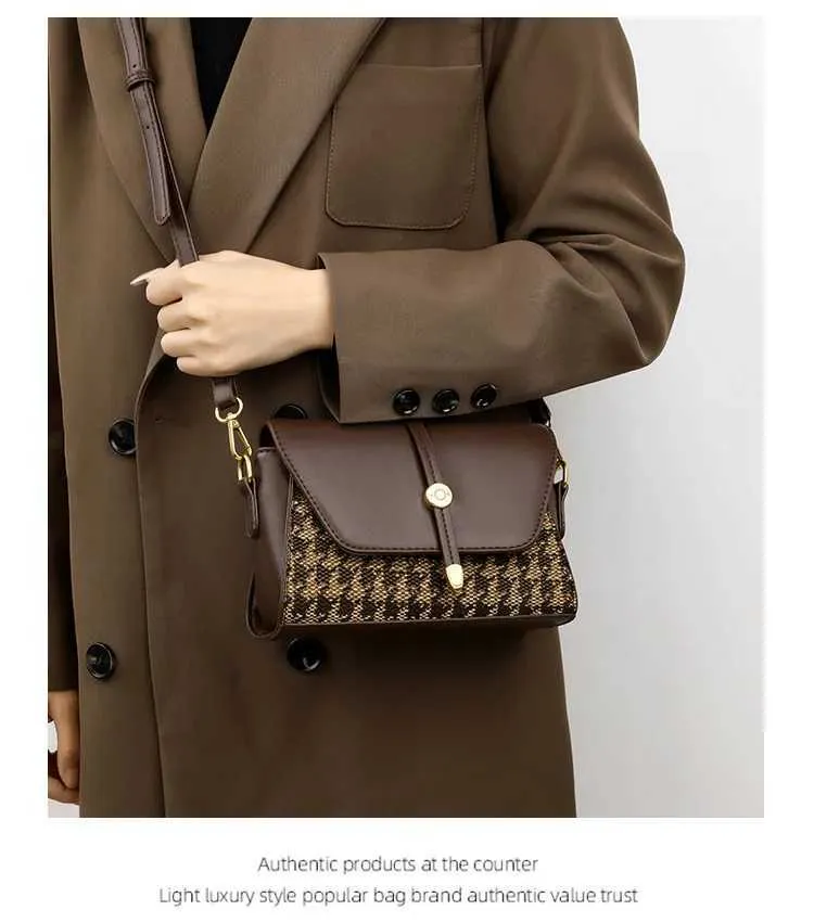 2024 Novas Mulheres Tote Canvas Splicing Couro Pequeno Quadrado Premium Qianniao Grid Bolsa de Axila Único Ombro Crossbody_voghion.com