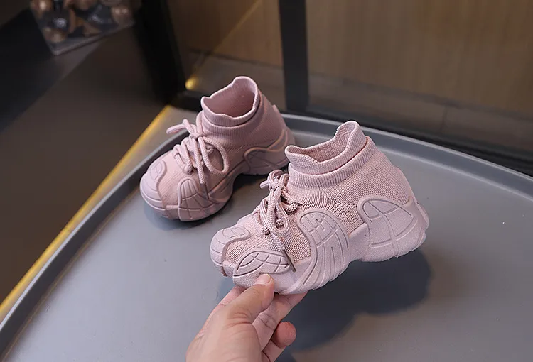 2025 Nei Sneakers fir Kanner Moud Slip on Walking Mesh Plateau Socken Stiwwelen Littlesprouts Klengkannerschong Grouss Gréisst Jugend_voghion.com
