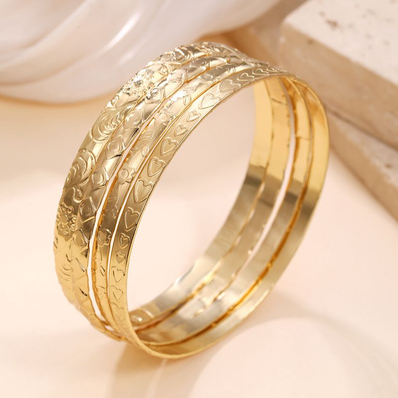Fashionable Retro Simple Wer Heart Pattern Mix And Match Open Stacking Bracelet Jewelry Style Combination_voghion.com