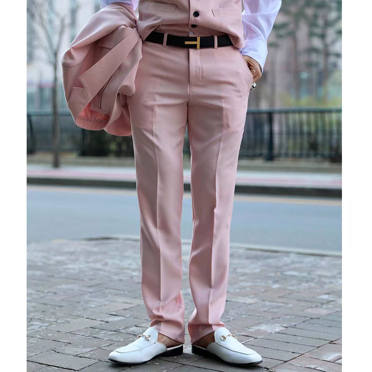 Rosa Business Casual Dreiteiler Anzug für Bräutigam, Trauzeugen, Hochzeitsbankettanzug für Männer_voghion.com