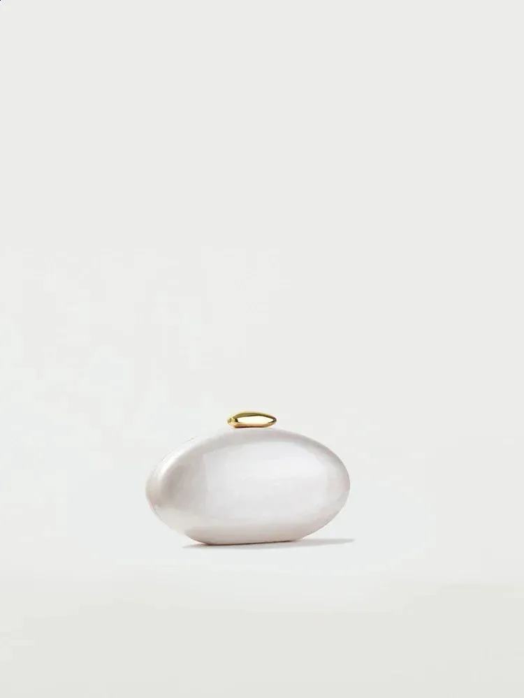 Pochette œuf ivoire avec perles sac à main élégant soirée mariage_voghion.com