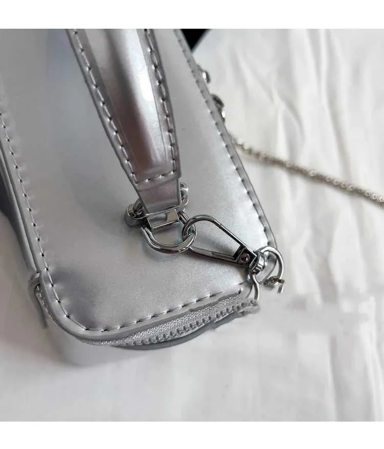 Damen Umhängetasche Aus Lackleder Mit Schmetterling Und Kette_voghion.com