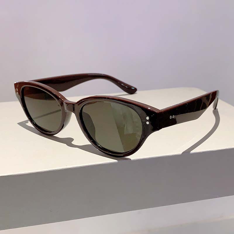 Oval Slimming Sunglasses For Men Instagram Style Street Photography_voghion.com