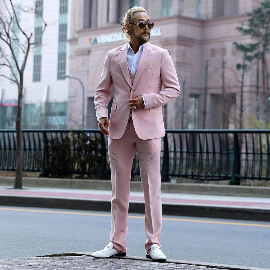 Rosa Business Casual Dreiteiler Anzug für Bräutigam, Trauzeugen, Hochzeitsbankettanzug für Männer_voghion.com