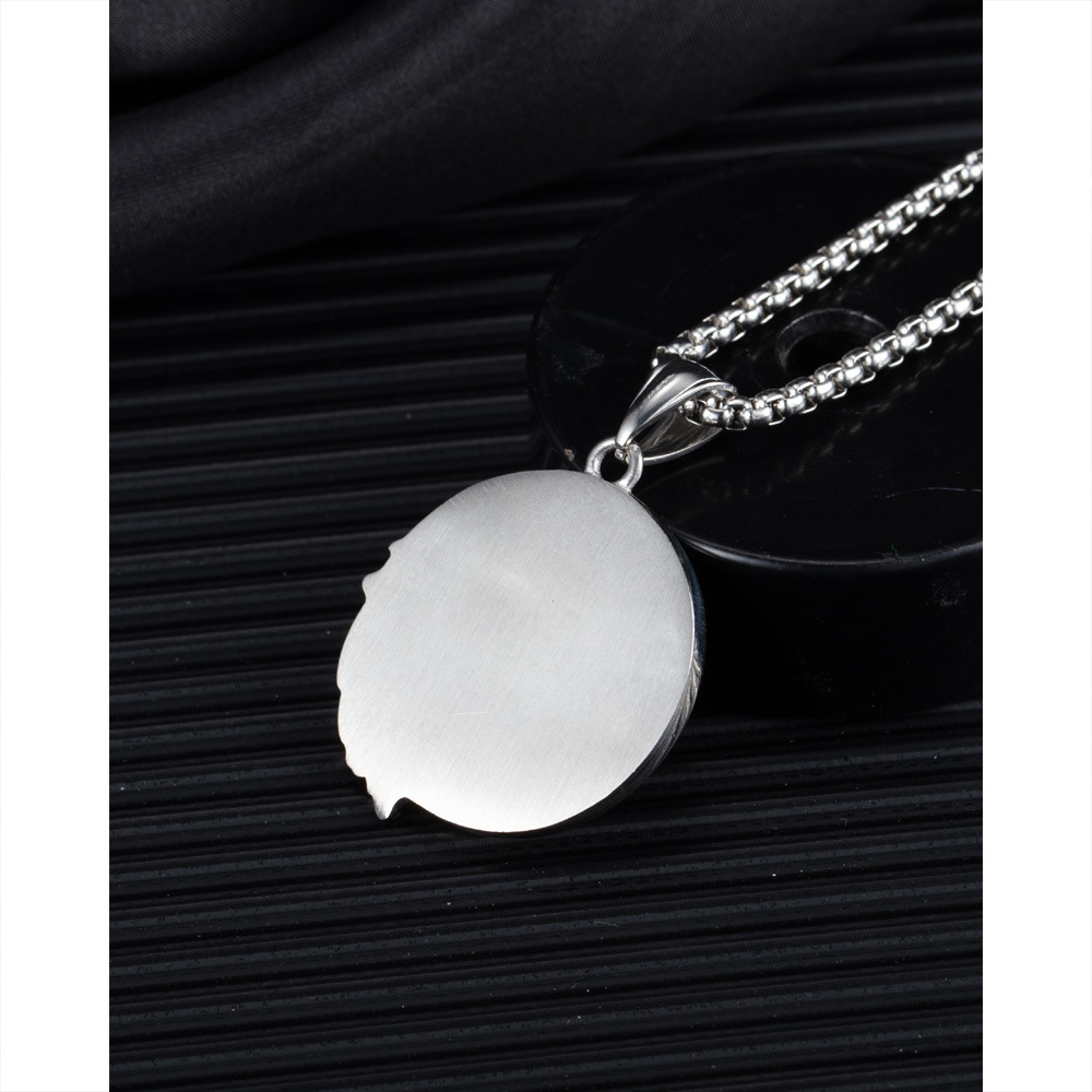 Collier personnalisé en acier titane avec tête de loup tendance_voghion.com