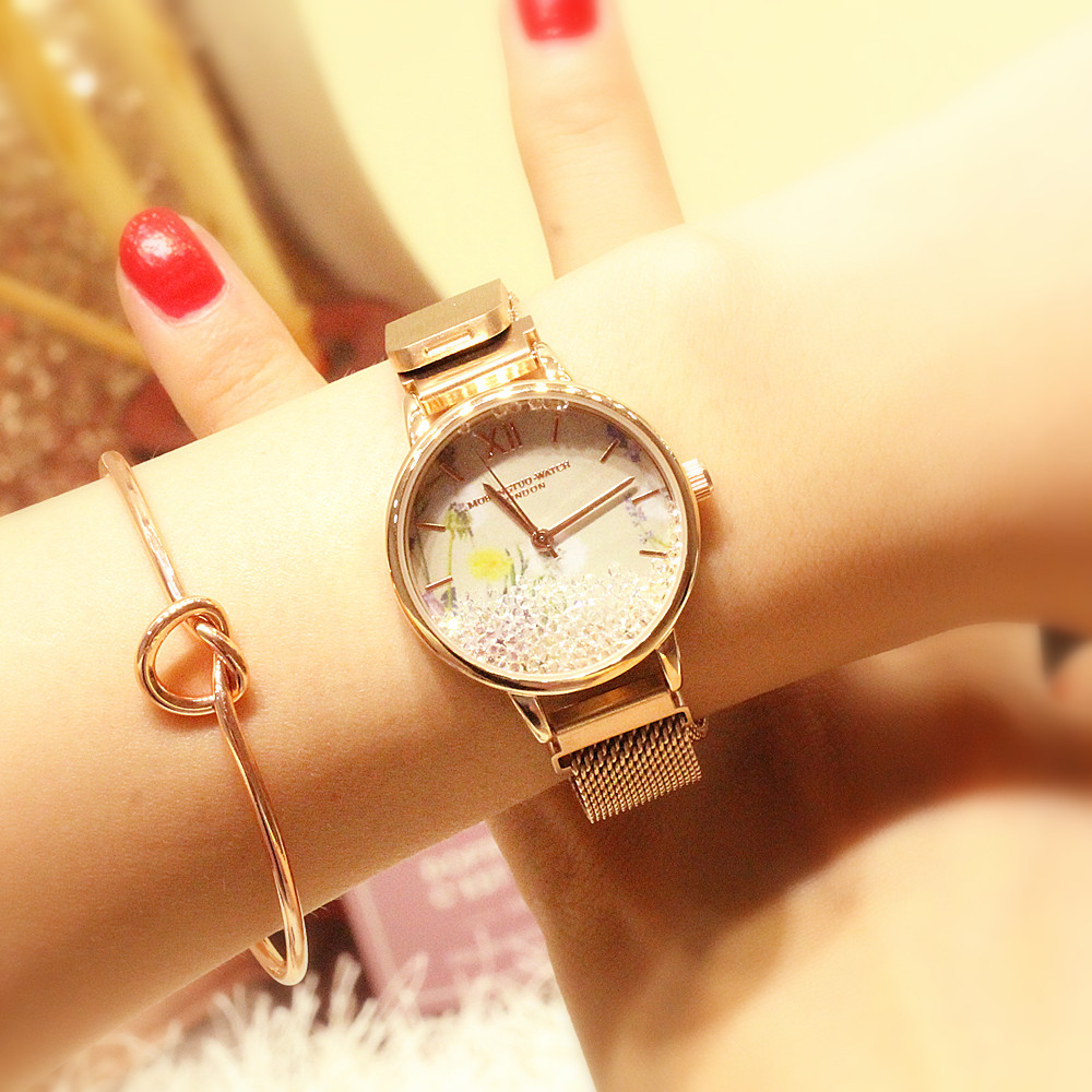 Orologio al quarzo da studente con cintura magnetica in rete da donna di tendenza moda 2024_voghion.com