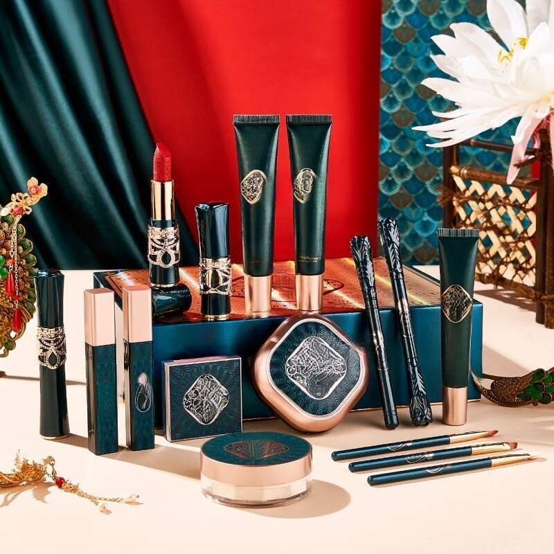 2025 Hediye Kutusunda On Altı Parça Makyaj Seti_voghion.com