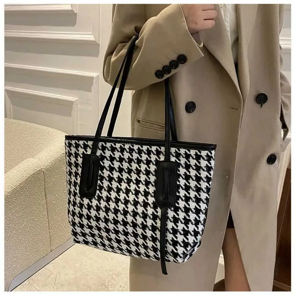 Womens Shoulder Bag And Tote Bag Large Capacity Grid Pattern Bag_voghion.com