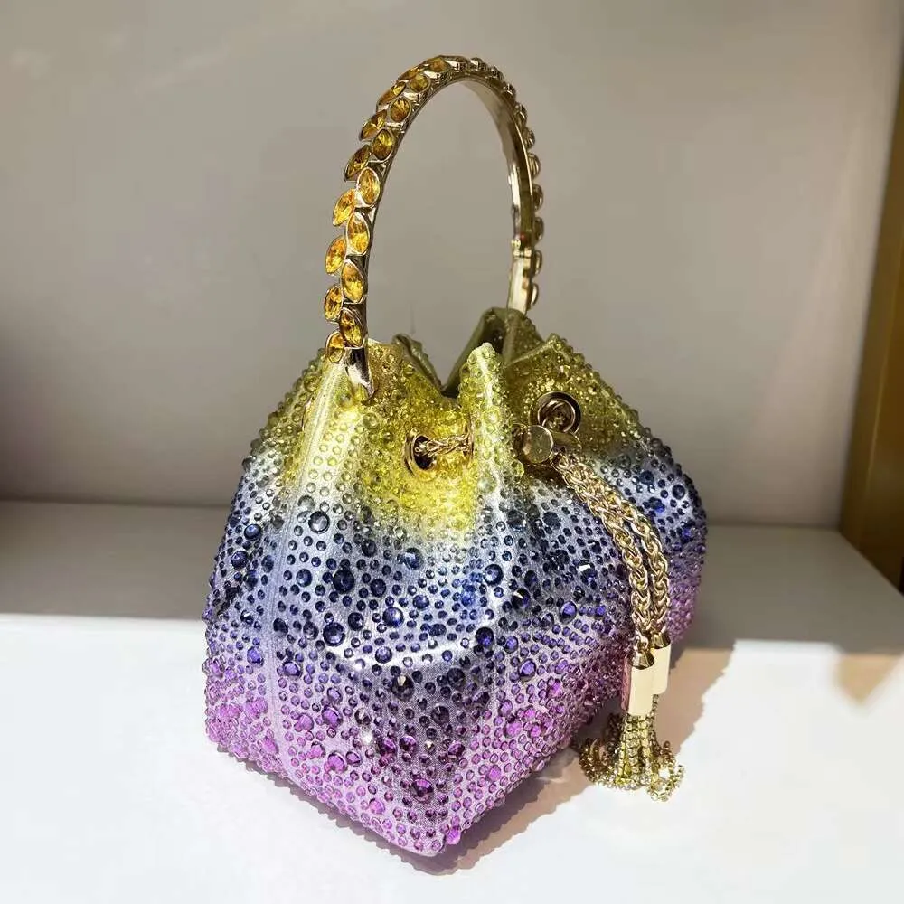 2024 Handtasche Neue Metall Handheld Brieftasche Quaste Hot Dia Kette Crossbody Eimer Schultertasche_voghion.com
