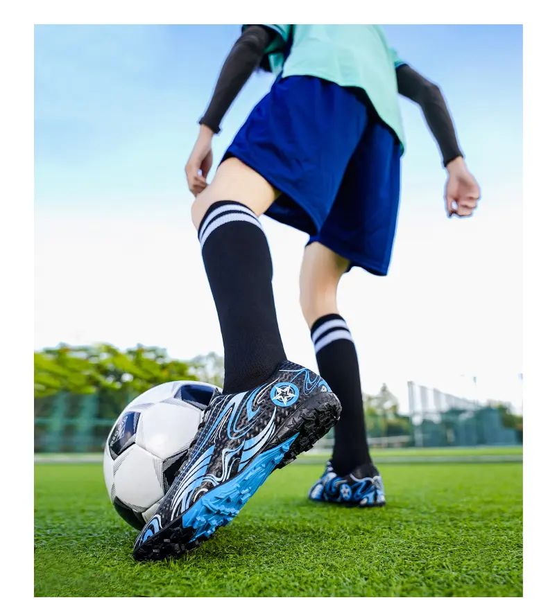 Scarpe da calcio per uomo donna e ragazzi per campo in erba_voghion.com