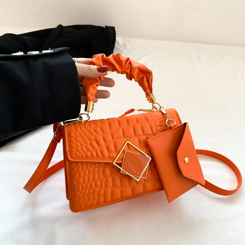 Popular for women in spring 2024, new crocodile patterned mother and child small square bag, commuting temperament,_voghion.com