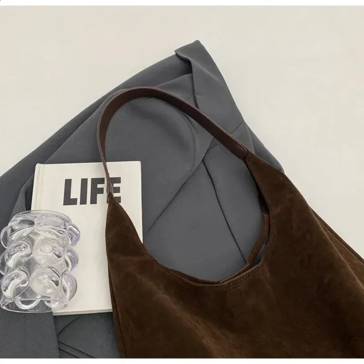 Minimalist Women's Shoulder Bag High-quality Large Capacity Hobo_voghion.com