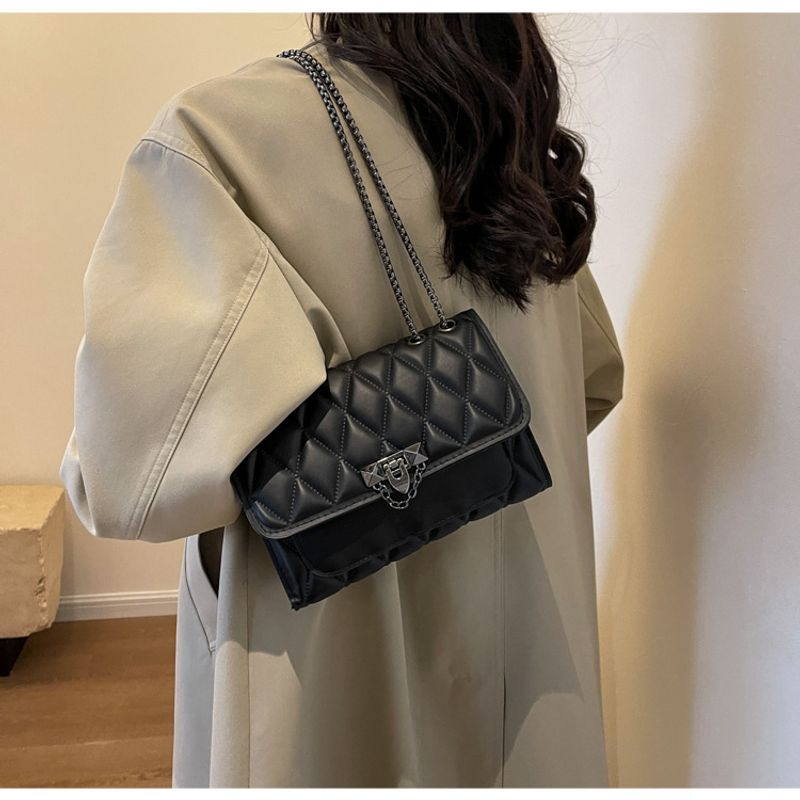 Populär Enfärgad Dia Broderitråd Retro Chain Messenger Shoulder Liten fyrkantig damväska_voghion.com