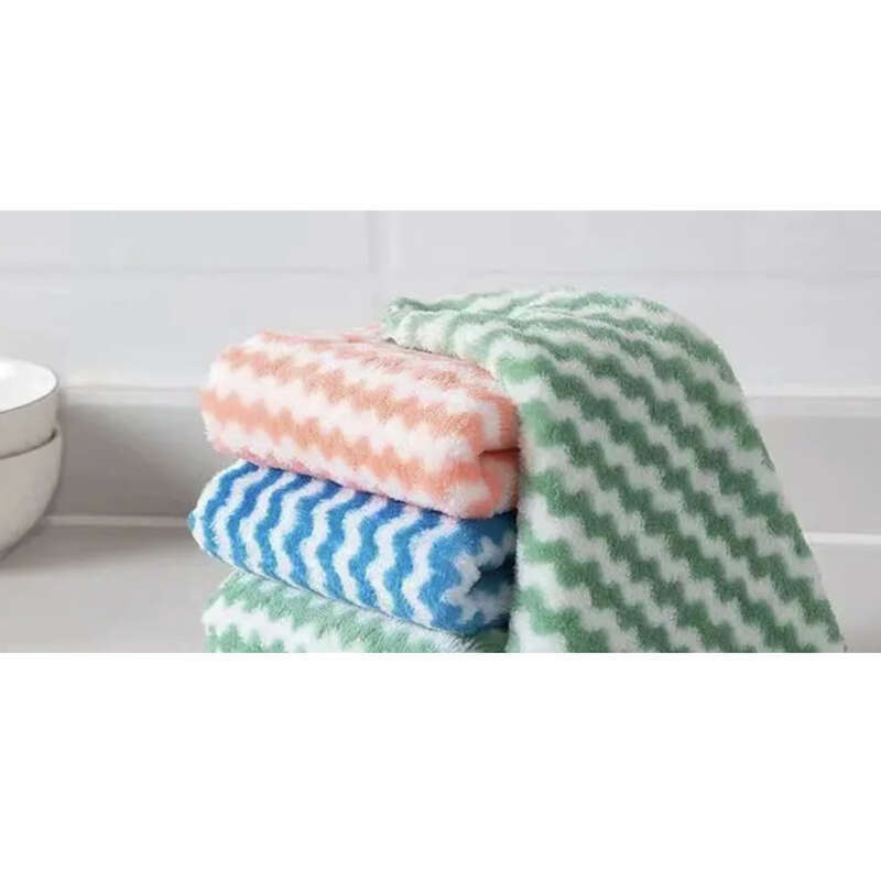 Il pile di corallo non è untuoso e non lascia pelucchi. Utilizzare strofinacci a strisce e panni per la pulizia con acqua cationica._voghion.com
