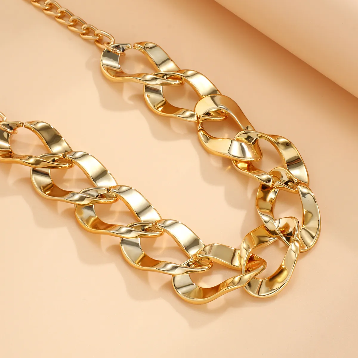 Cadenas de estilo hip hop para hombre, collar irregular grueso de color dorado, estilo punk personalizado, moda sencilla para mujer 2023_voghion.com
