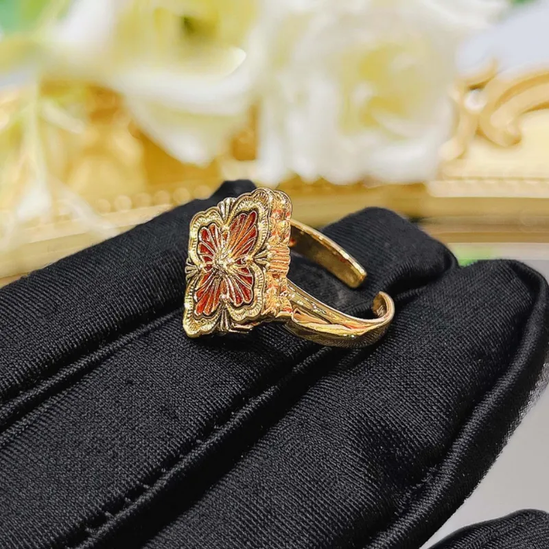 Guldklöver halsband med pärlemor i retro stil_voghion.com