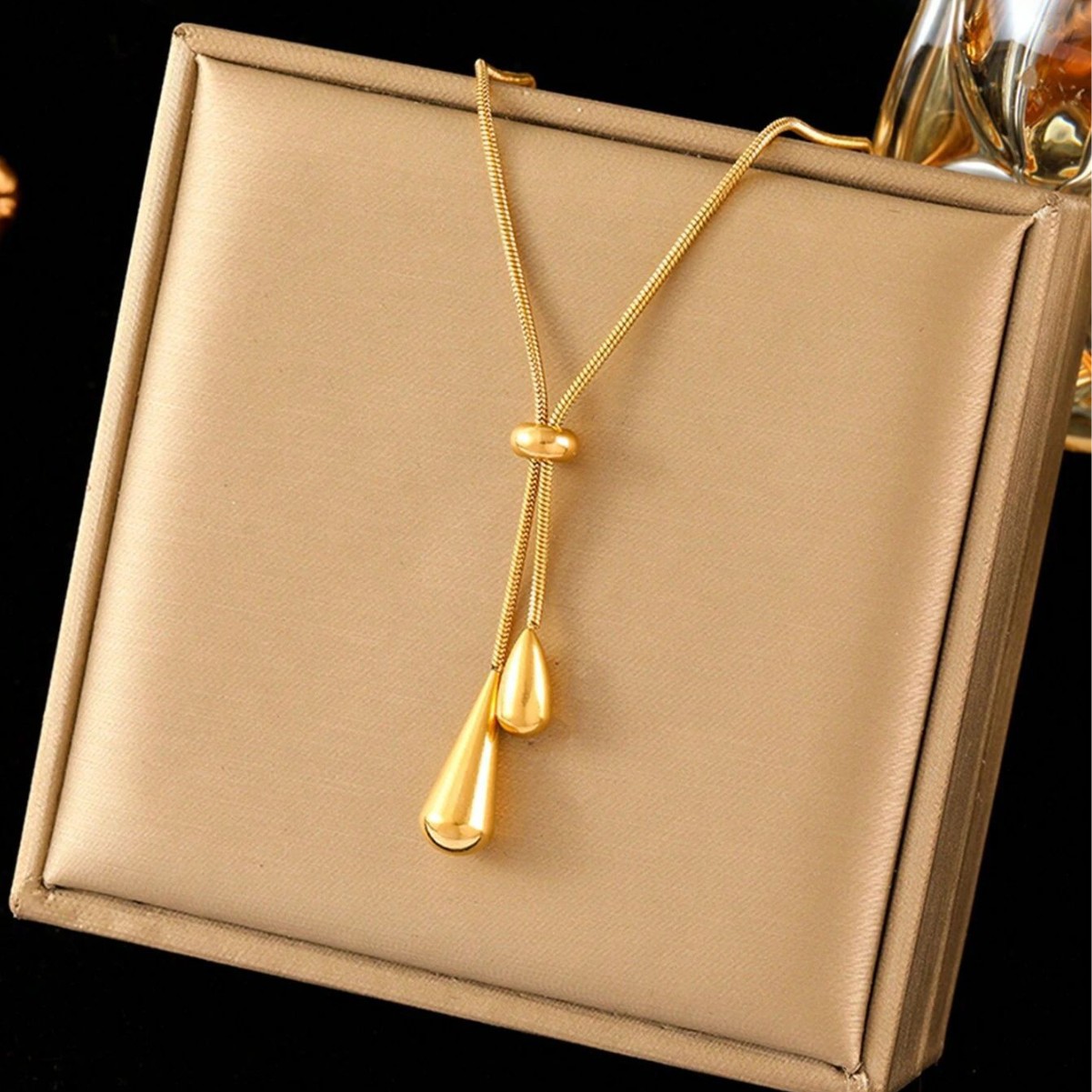 New Atmospheric, Fashionable, Simple Feng Shui Drip Pendant Titanium Steel Necklace For Women, Long And Exquisite