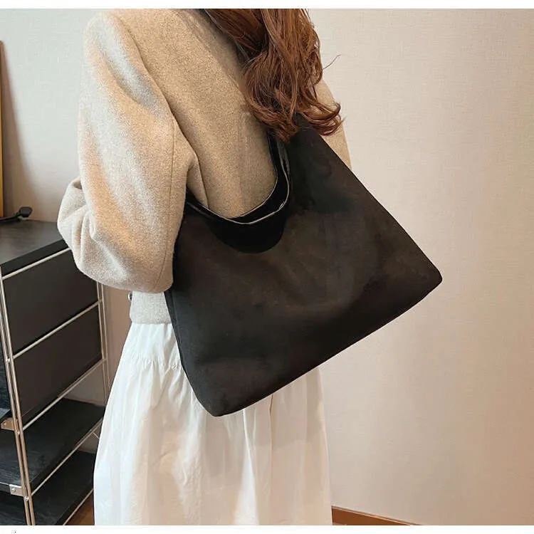 New Retro Niche Suede Women's Versatile Shoulder Fashionable Underarm Tote Bag_voghion.com