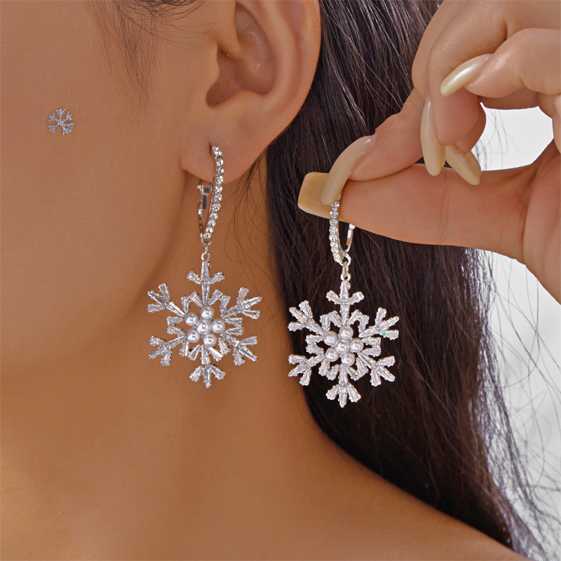 ​​Elegant Christmas Snowflake Earrings With Faux Pearls & Zirconia - Festive Holiday Jewelry For Women​