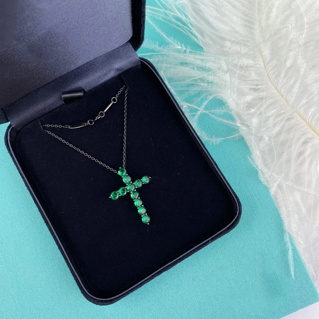 Collier tendance en forme de croix avec gros diamants pour anniversaire, polyvalent, à porter au quotidien, en laiton, bijoux de fête tendance_voghion.com