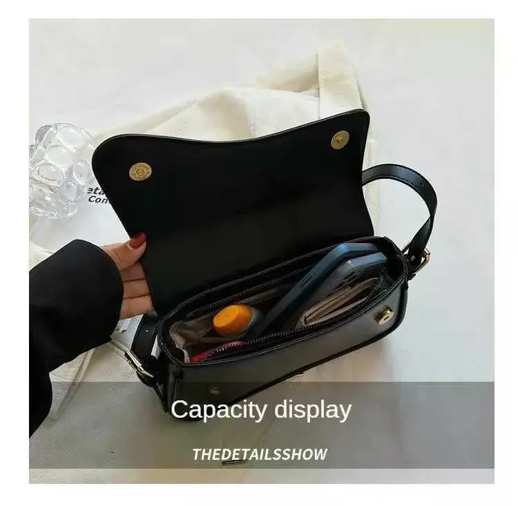 Vintage Leather Crossbody Bag For Women Small Flap Shoulder Bag_voghion.com