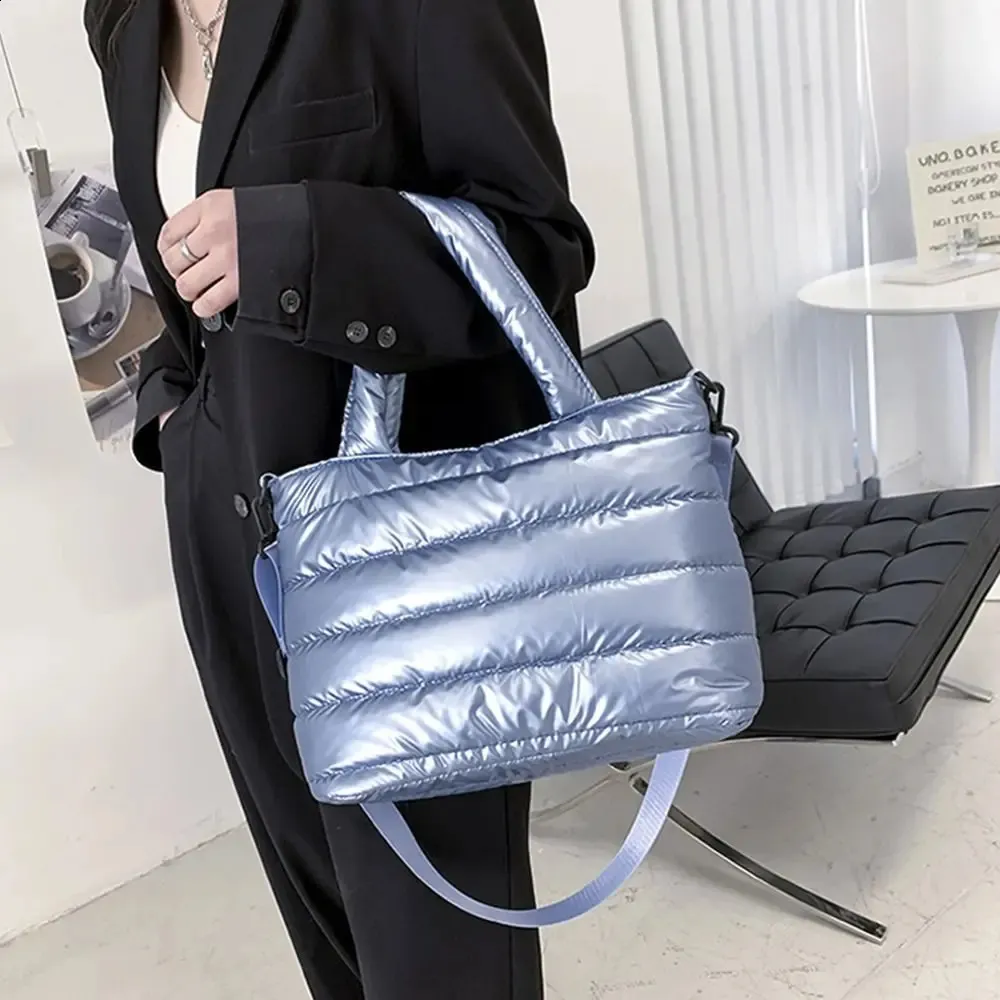 Bolsa tote puffer tiracolo acolchoada leve estofada transversal_voghion.com