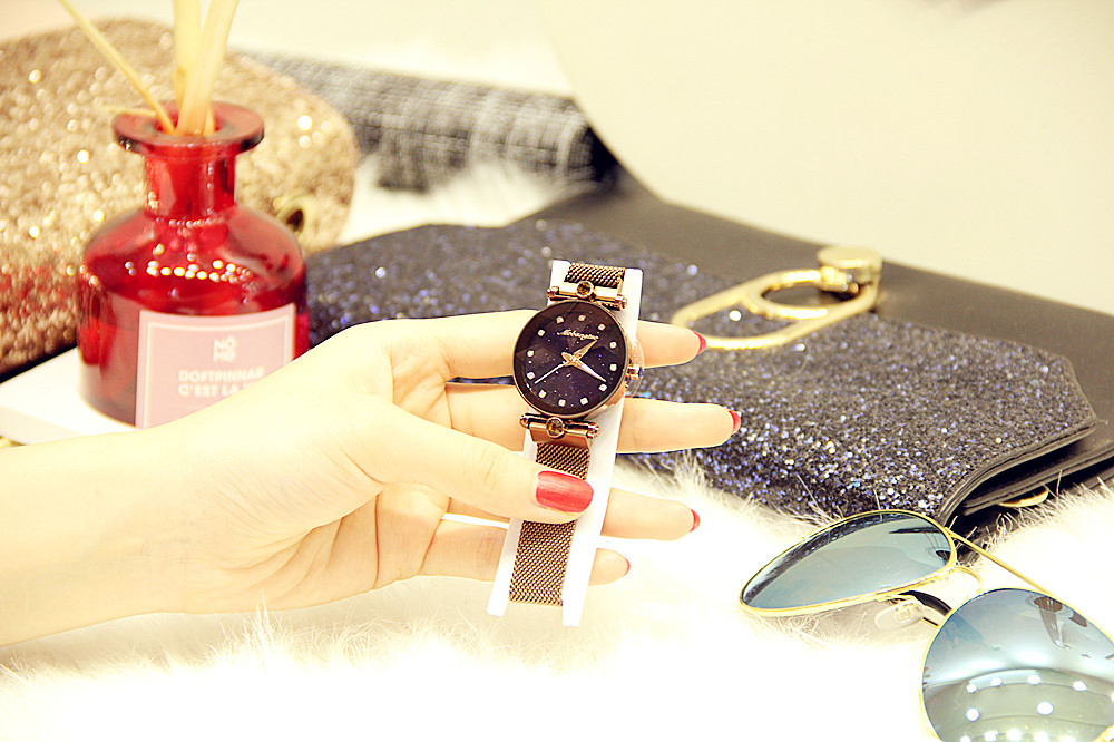 Versatile 2018 New Women's Korean Edition with Diamond Starry Sky Surface Quartz Waterproof Magnetic Mesh and Trendy_voghion.com