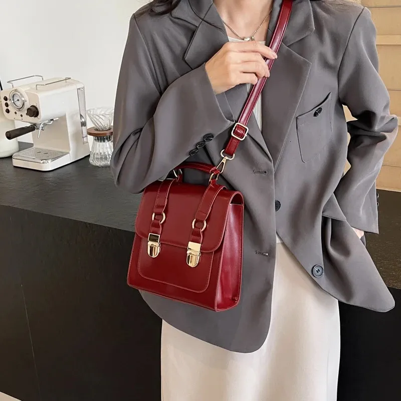 Mochila feminina em couro sintético estilo coreano moda escolar_voghion.com