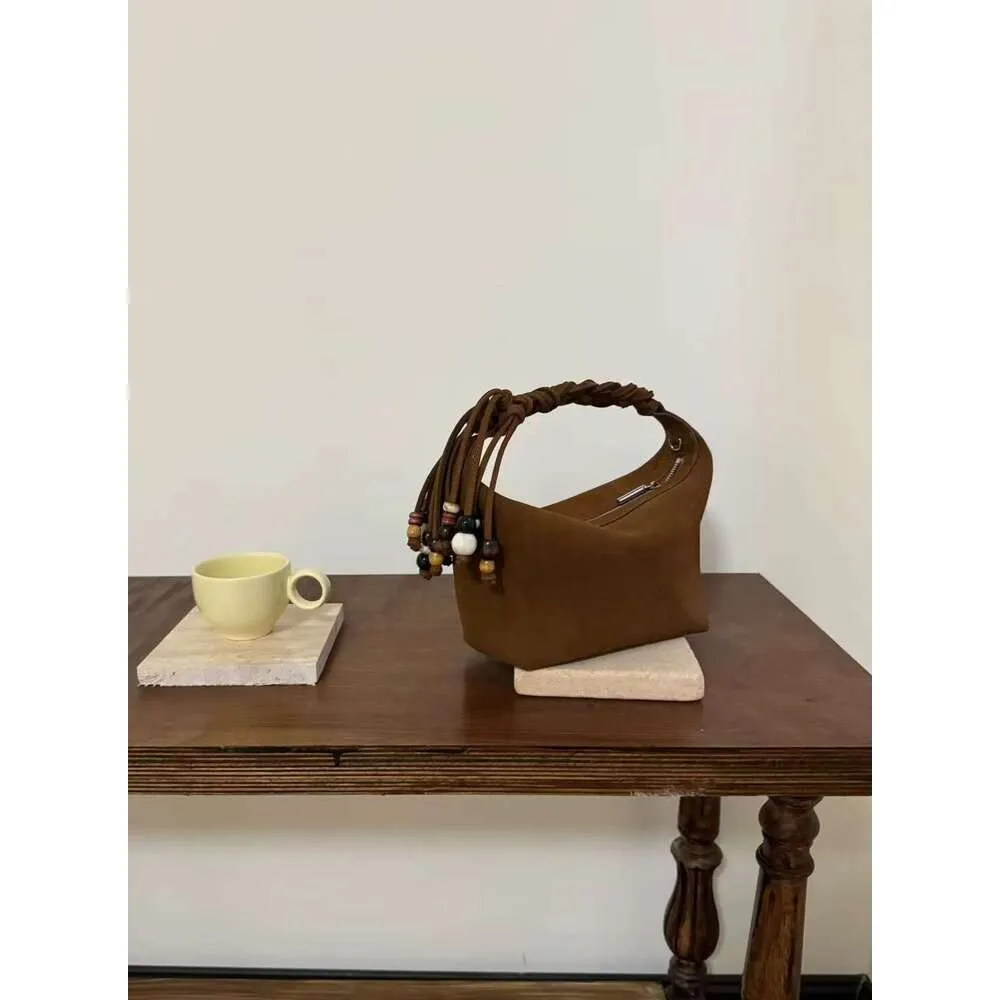 Borsa a tracolla da donna in vera pelle scamosciata, piccola, da 20 cm, con manico portatile, con design a nappe con perline e intreccio_voghion.com