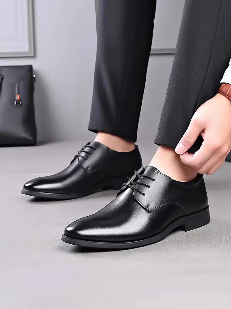 Britse stijl Oxfords kantoor werk sneakers ademende leren schoenen voor heren formele kleding bruiloft flats casual 240621_voghion.com