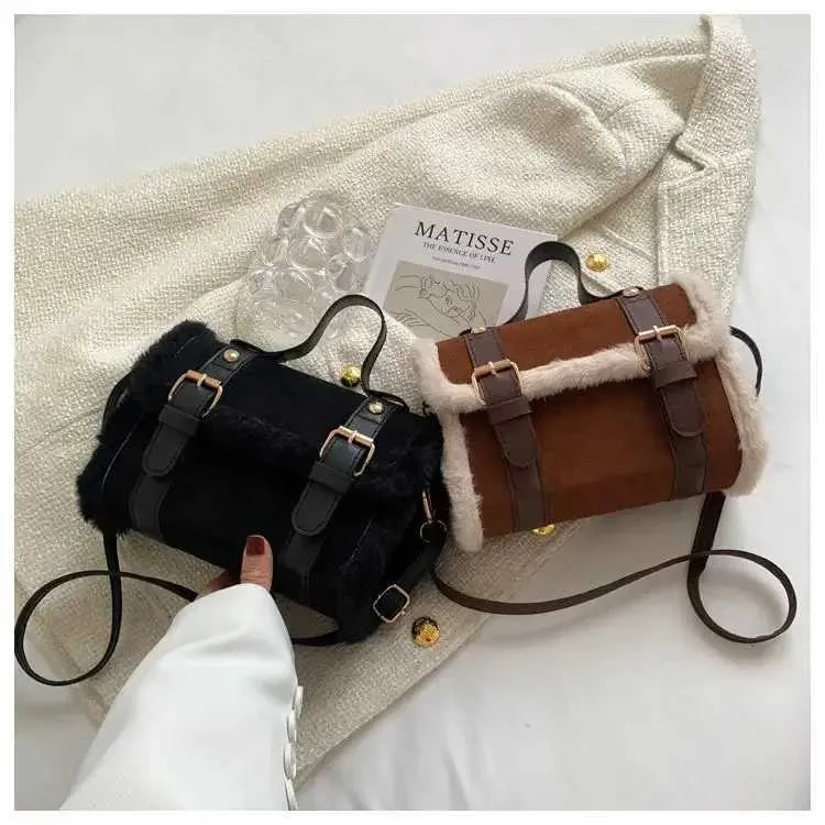 Winter Frauen Crossbody/schulter 2023 Neue Lamm Plüsch Veet Tasche Dame Kleine Quadratische Handtasche Französisch Korea StyleC241106_voghion.com