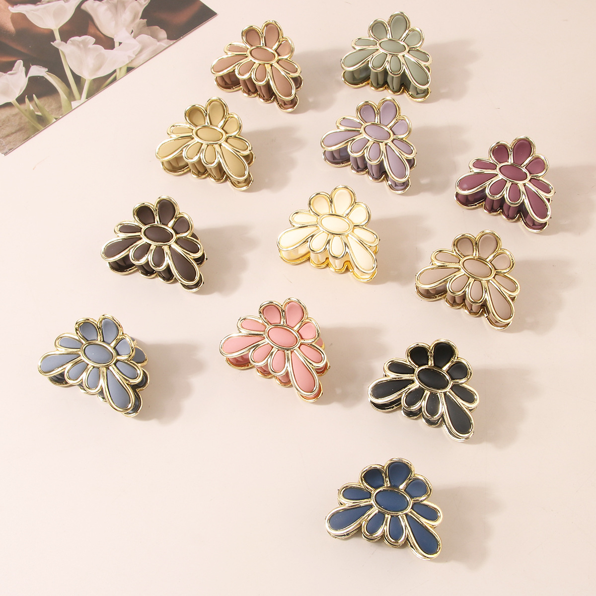 Women's Hair Accessories Hairpin Micro-inlaid Gold-rimmed Hair Clip For Women Simple And Fashionable Back Of The Head Flower Shark Clip Hairpin_voghion.com