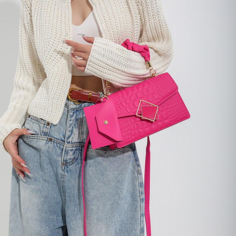 Popular for women in spring 2024, new crocodile patterned mother and child small square bag, commuting temperament,_voghion.com