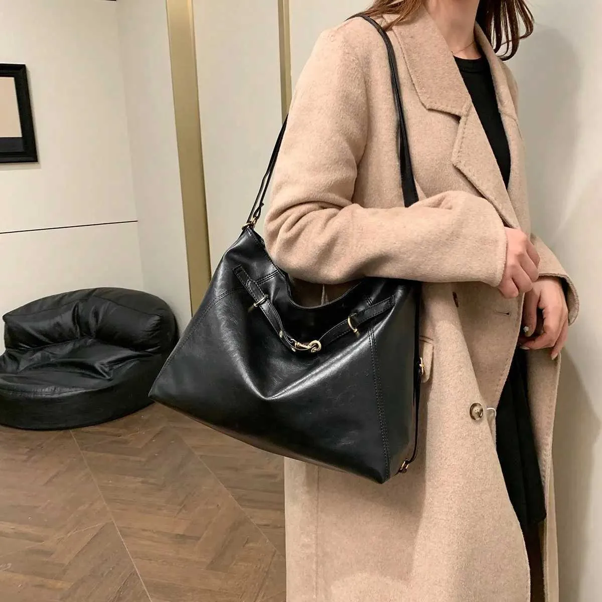 New Vintage Classic One Shoulder Bags Casual Simple Y2K Backpack Large Capacity Commute Great Gift For Women Y241216_voghion.com