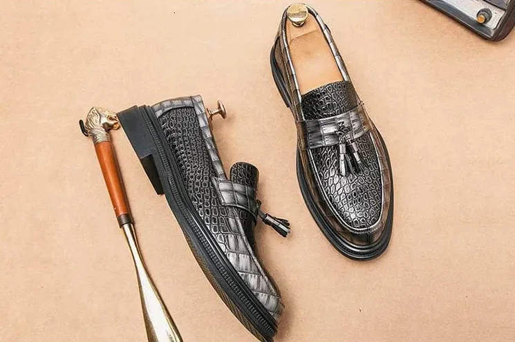 Mocassins souples à bout pointu, imprimé animal, chaussures en cuir pour hommes, chaussures décontractées rehaussantes avec pompons_voghion.com