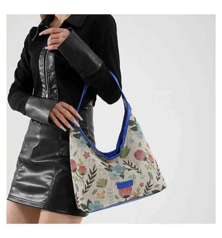 Borsa a tracolla da donna capiente per viaggi e shopping_voghion.com