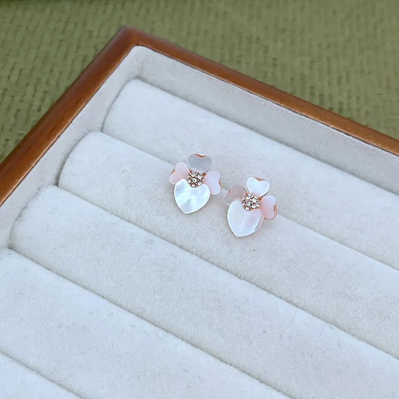 Conjunto joyería de flores con pendientes y collar para mujer_voghion.com