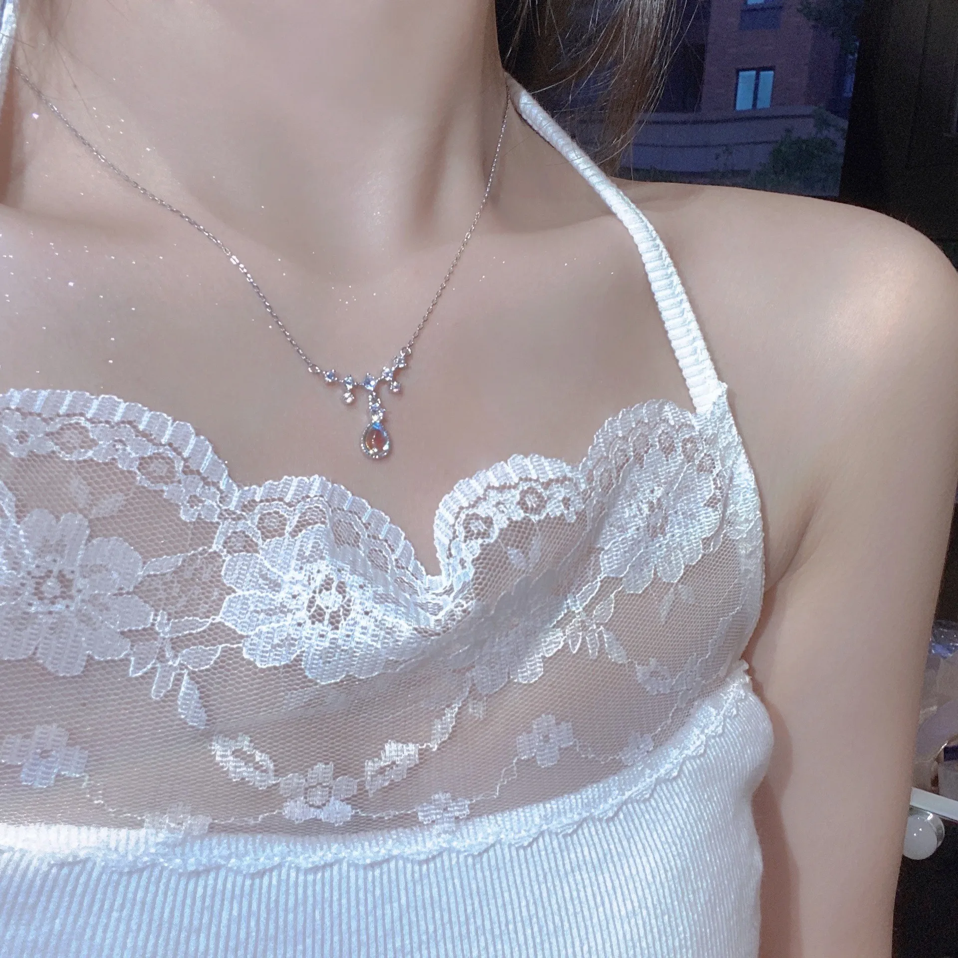 Chains Color Galaxy Pearl Necklace Female Butterfly Indifferent Light Flash Diamond Niche Clavicle Chain_voghion.com