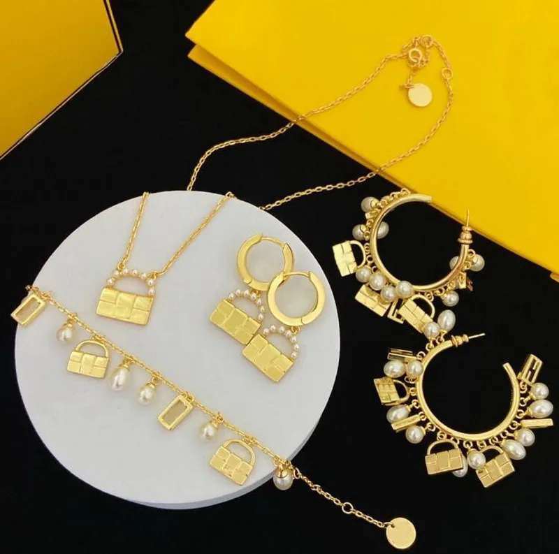 Fashion Necklace Braclet Earrings Pearl Bags Engraved F Initials Letter Pendant Women Settings Gold Designer Jewelry_voghion.com