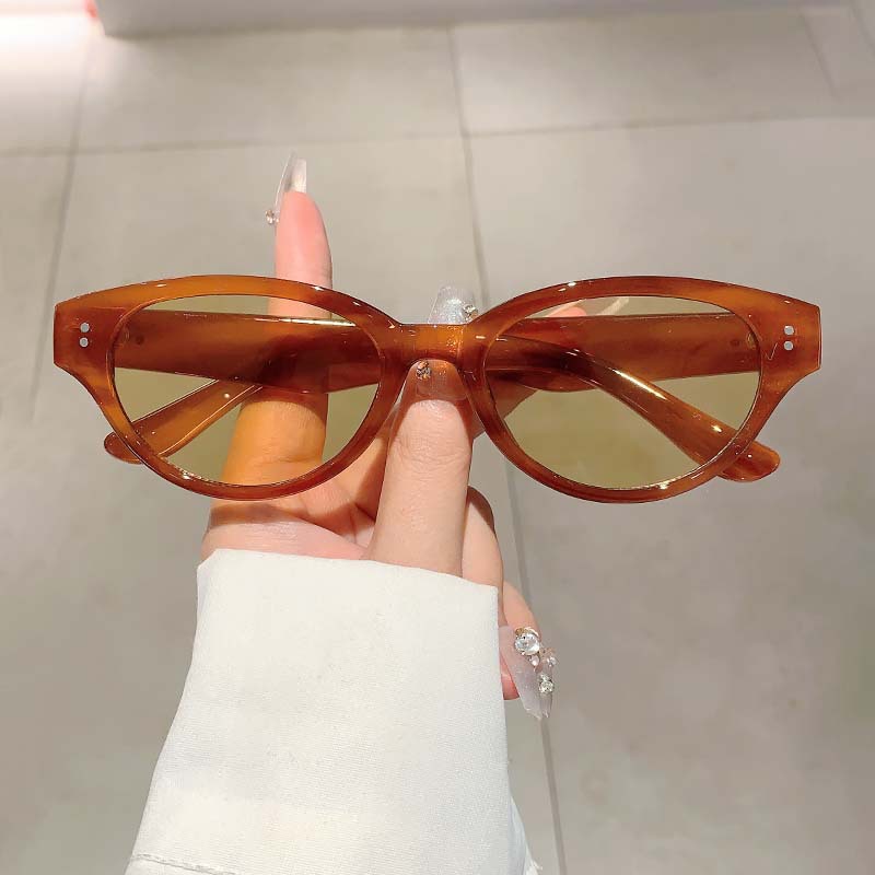 Oval Slimming Sunglasses For Men Instagram Style Street Photography_voghion.com