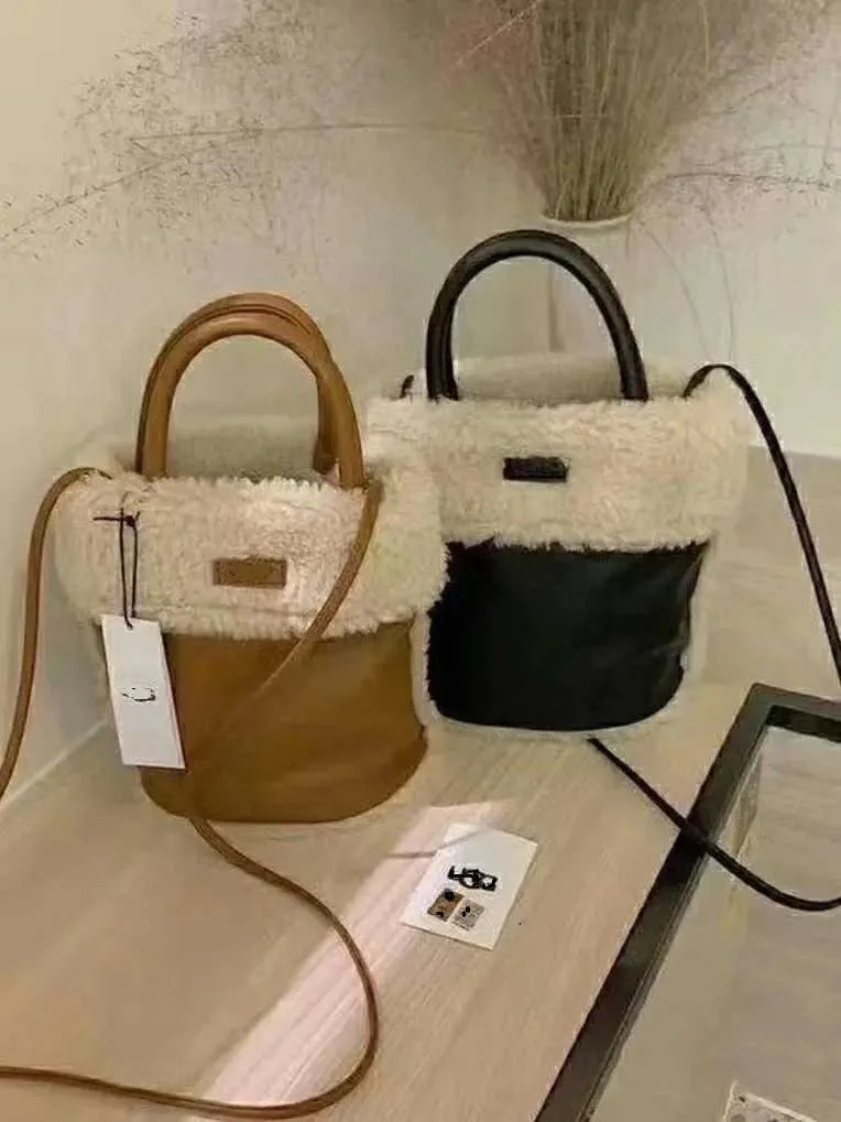 Plüss vödör keresztpántos táska és kézitáskák anyukáknak és lányoknak, női válltáska, designer táskák C241210_voghion.com