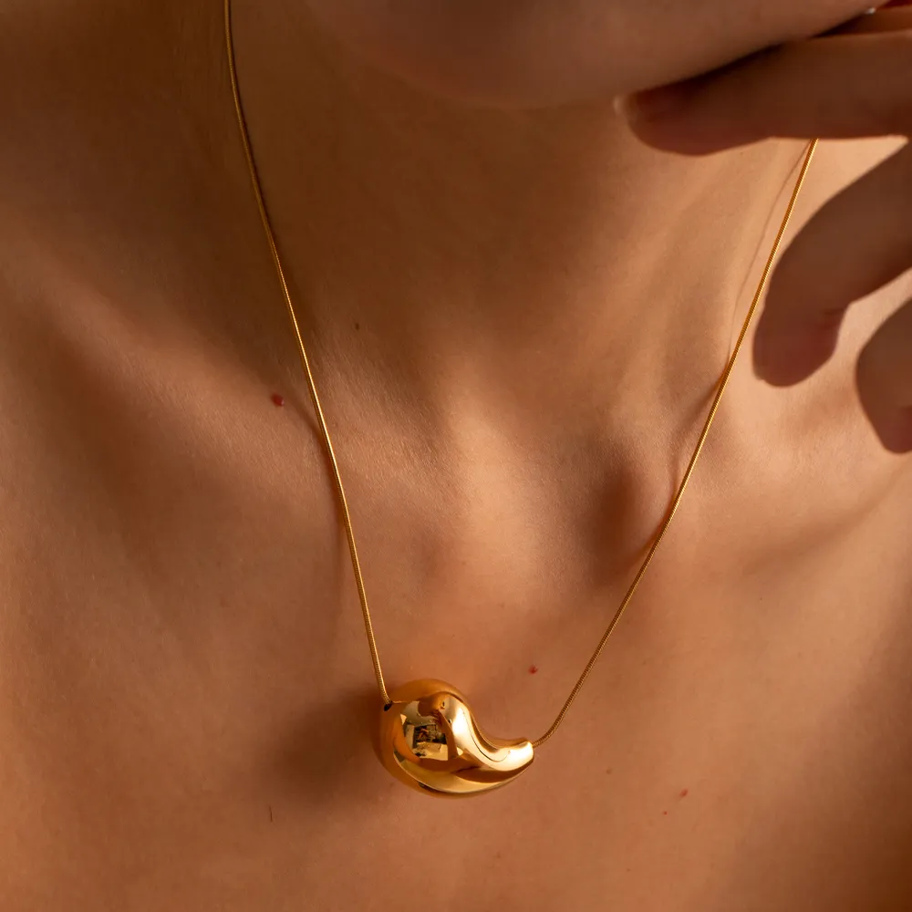 Collier pendentif goutte d'eau en acier inoxydable plaqué or PVD pour femme avec chaîne légère et étanche en métal_voghion.com